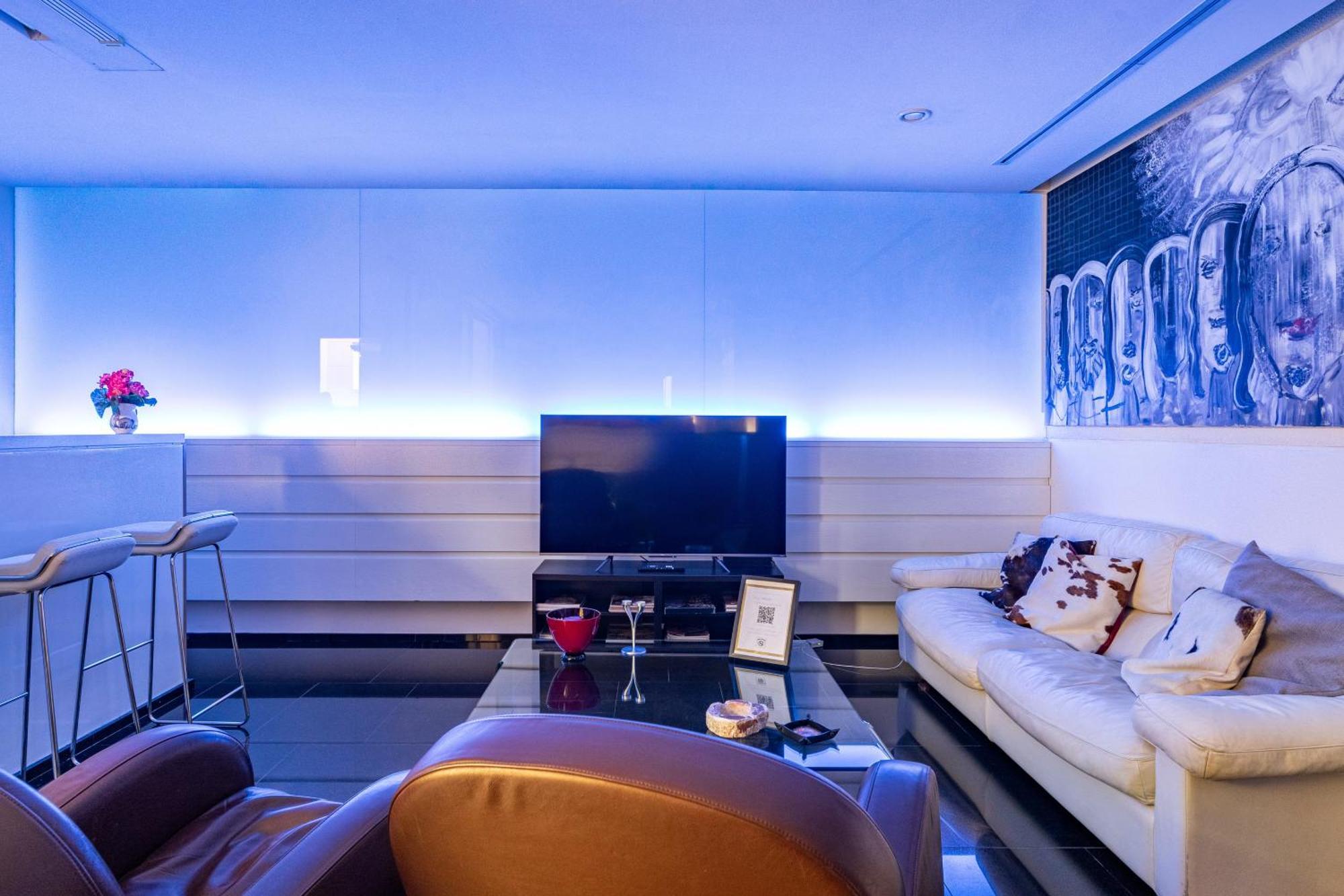 Luxury Suite 2 Min Dal Politeama Palermo Luaran gambar