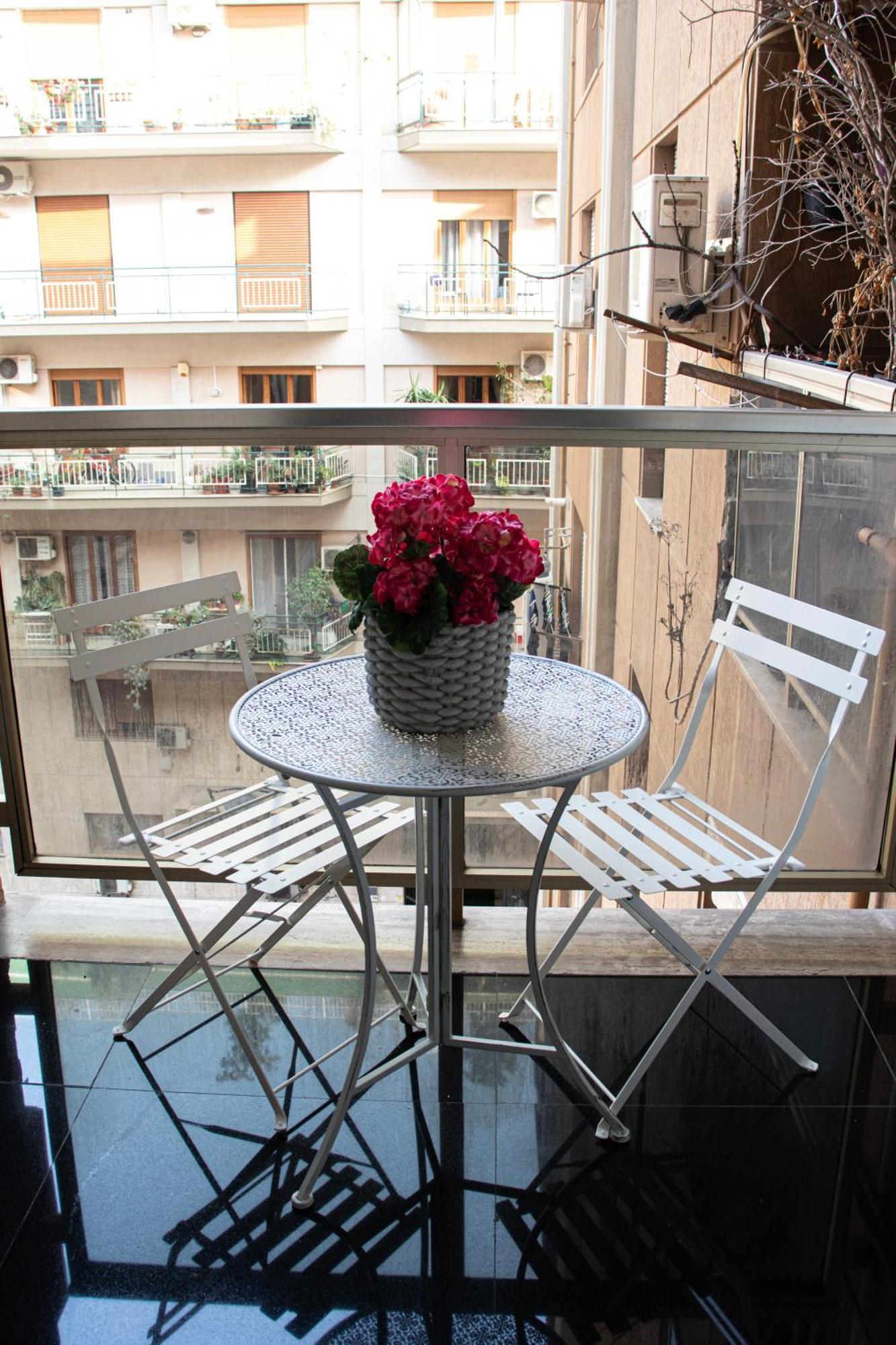 Luxury Suite 2 Min Dal Politeama Palermo Luaran gambar