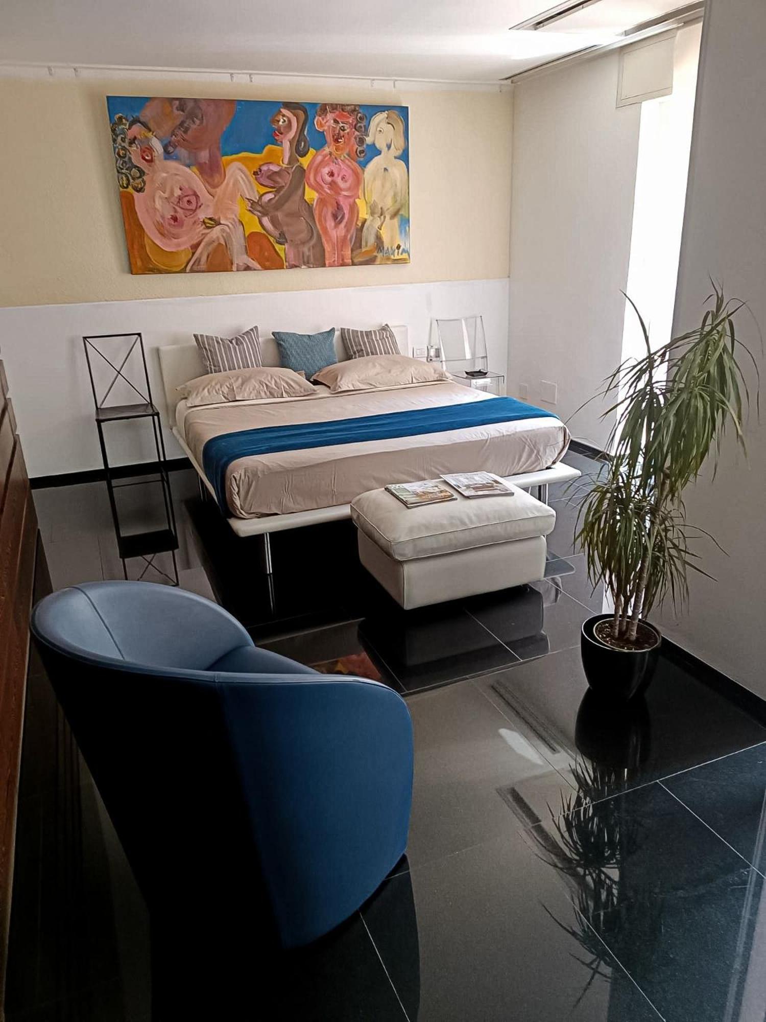 Luxury Suite 2 Min Dal Politeama Palermo Luaran gambar
